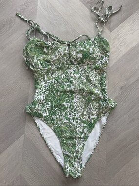 Berlook Floral Drawstring Ruched One-Piece Swimsuit green/white paisley size XS